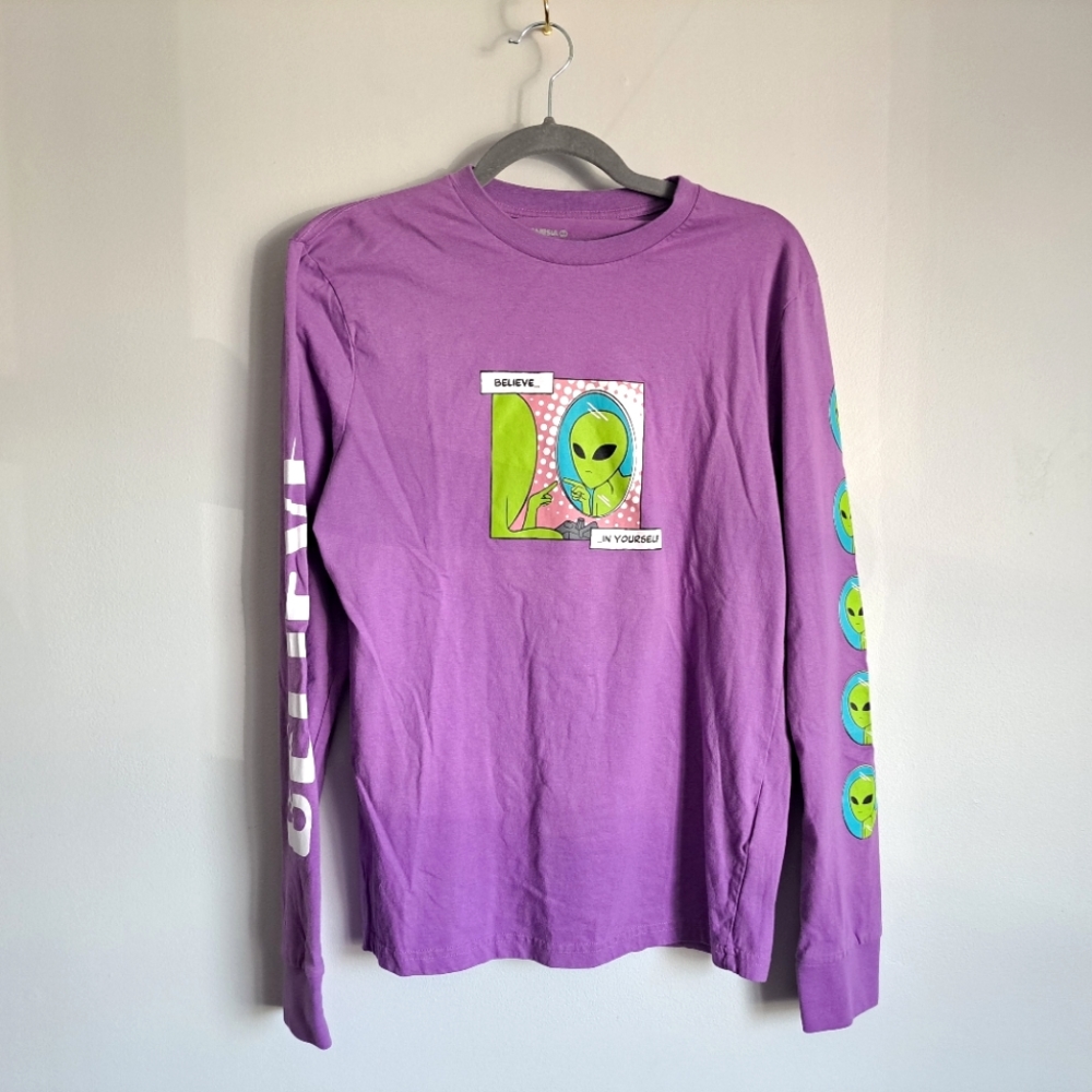 AMNESIA MODE unisex long-sleeve alien shirt